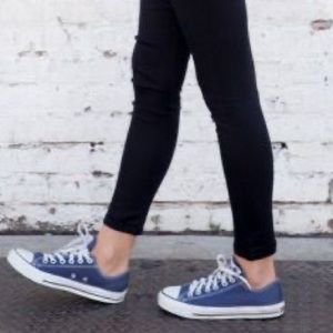 Navy blue converse